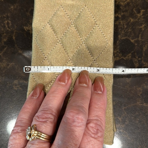 Isotoner quilted brown/gold Vintage gloves with suede fingers and palms!  NWOT - Picture 10 of 10